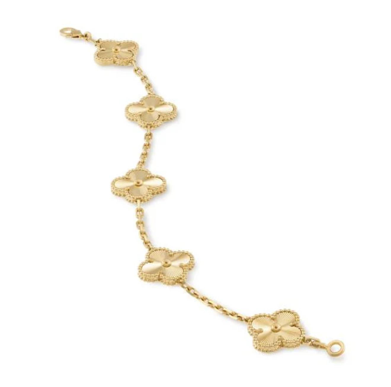 Minnatti Clover Bracelet White Pearl Bracelet
