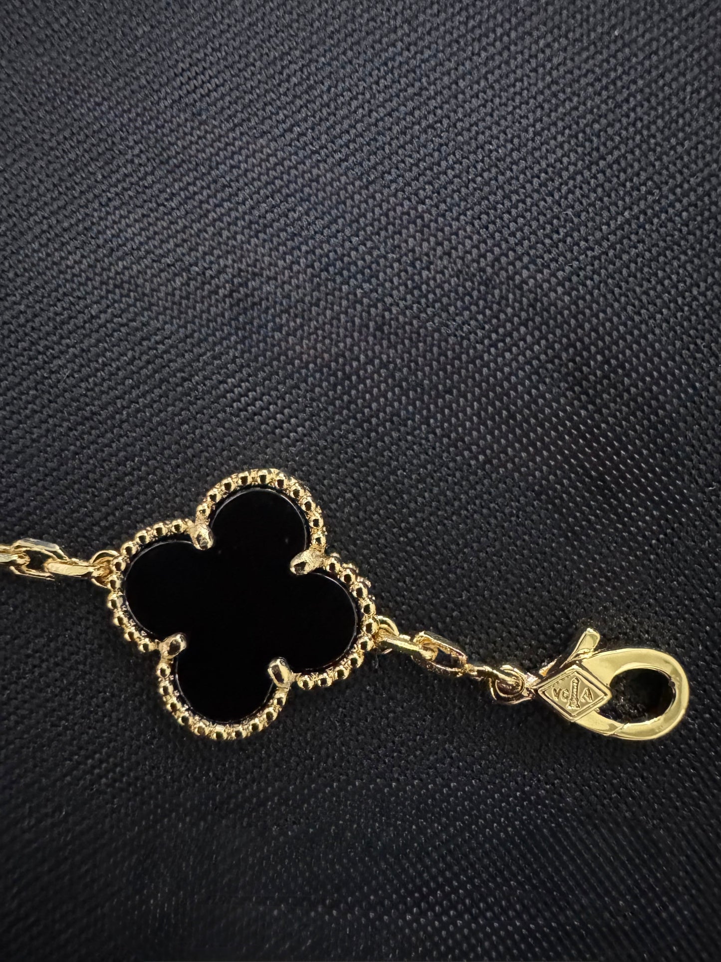 Minnatti Clover Bracelet Black