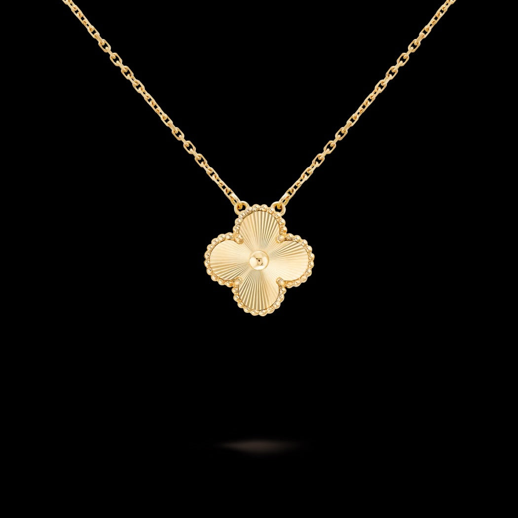 Clover Necklace Gold