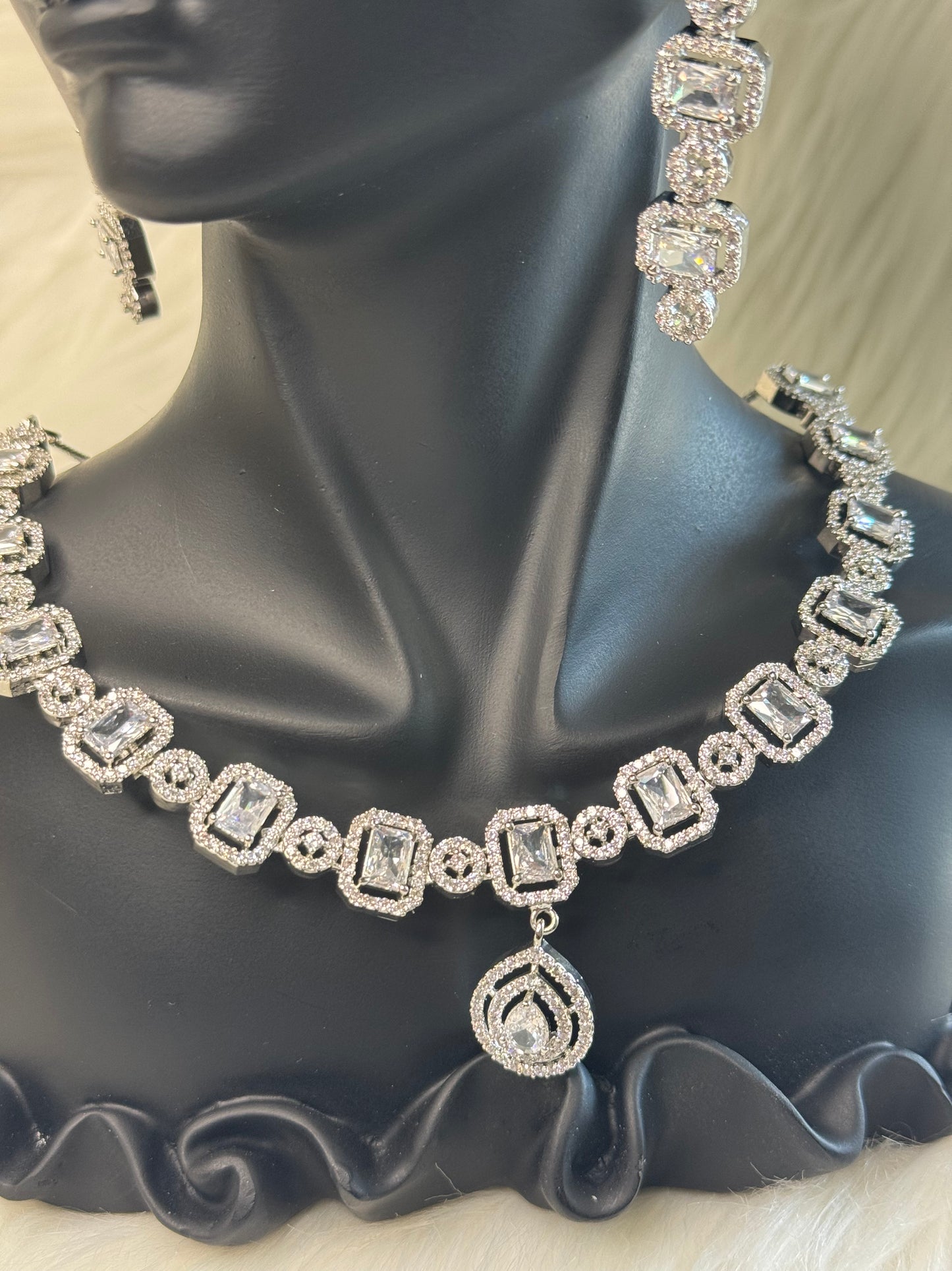 White Dangle AD Set