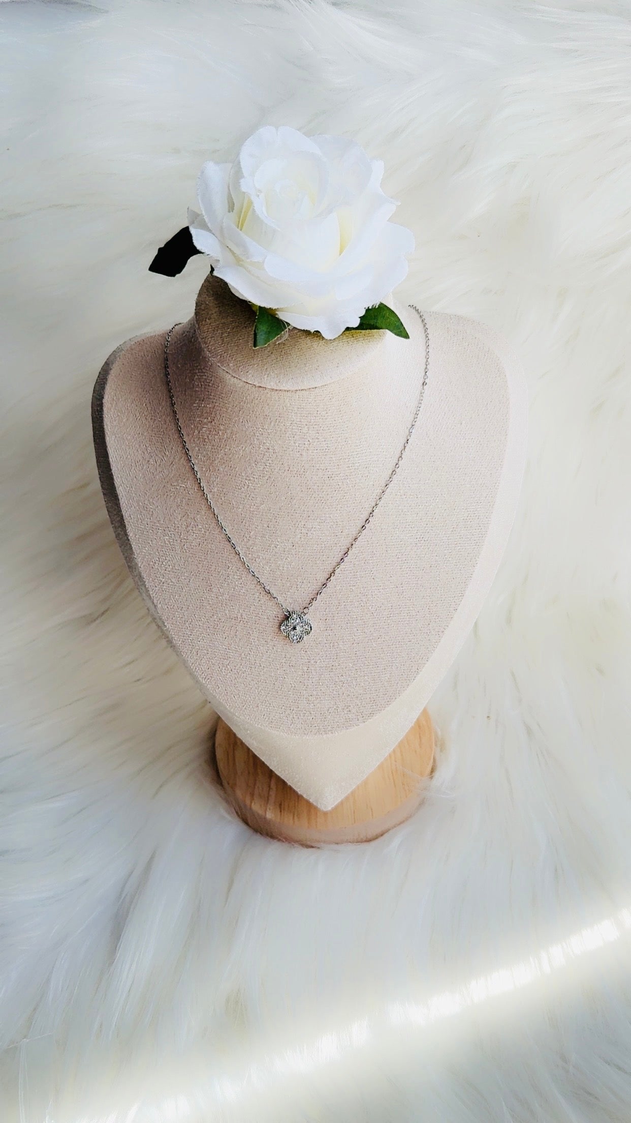Clover Necklace Silver