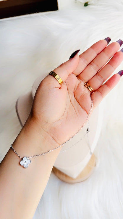 Clover Necklace Silver